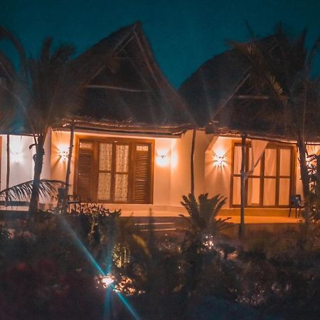 Zanzibar Kusini Beach Bungalows Hotel Kizimkazi Exterior photo