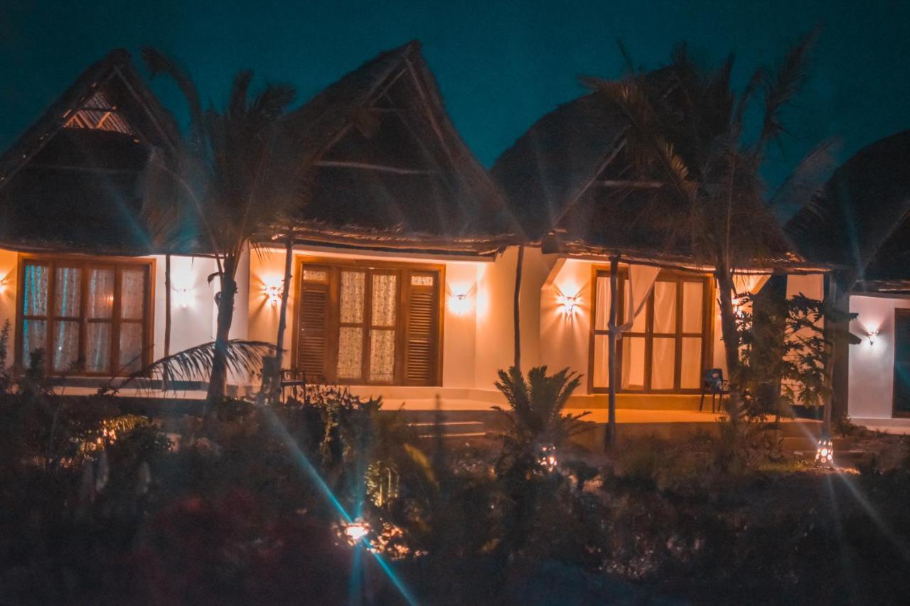 Zanzibar Kusini Beach Bungalows Hotel Kizimkazi Exterior photo