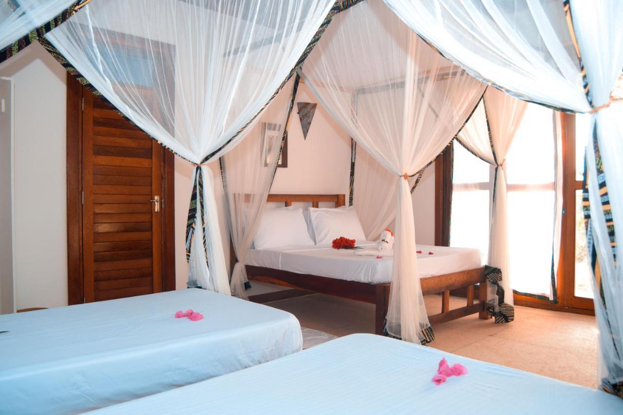Zanzibar Kusini Beach Bungalows Hotel Kizimkazi Exterior photo