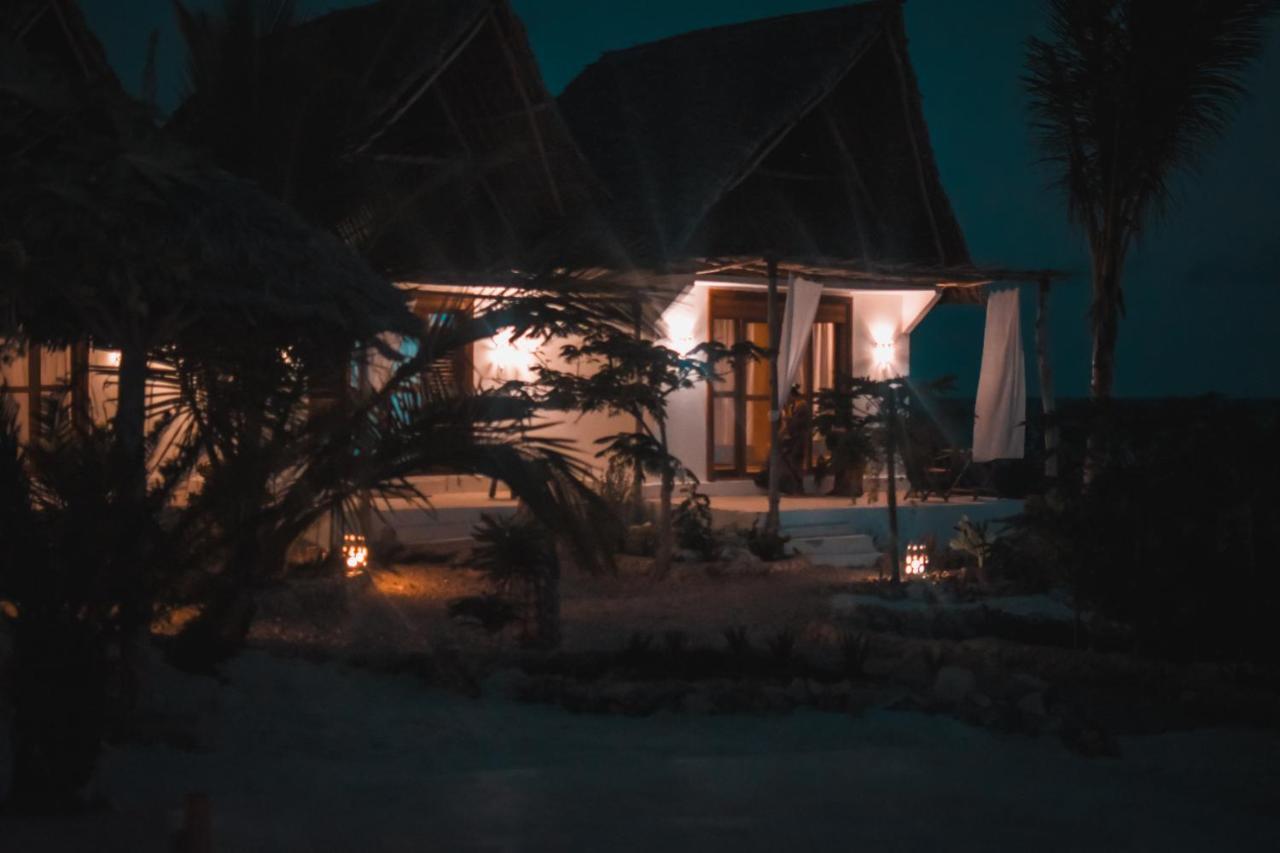 Zanzibar Kusini Beach Bungalows Hotel Kizimkazi Exterior photo