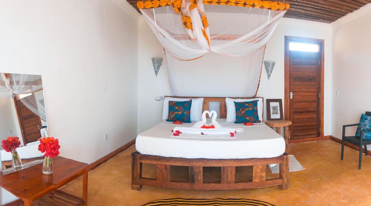 Zanzibar Kusini Beach Bungalows Hotel Kizimkazi Exterior photo